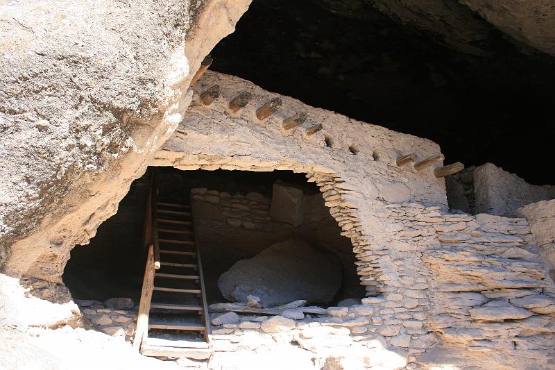 20081101 gila cliff dwellings 039.jpg